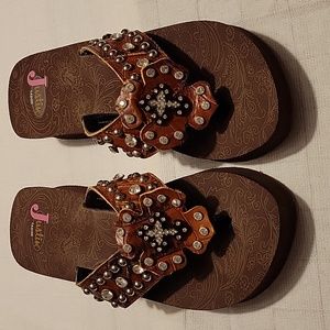 Justin Brown Marley, Platform